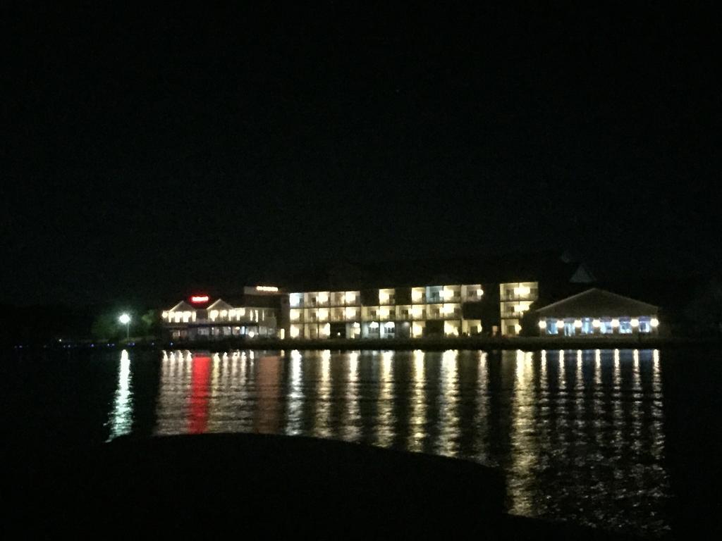 Lakeside Resort & Conference Center Хоутън Лейк Екстериор снимка