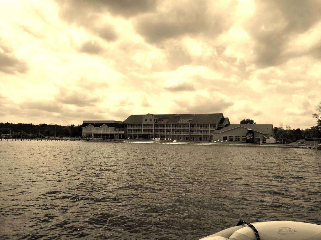 Lakeside Resort & Conference Center Хоутън Лейк Екстериор снимка