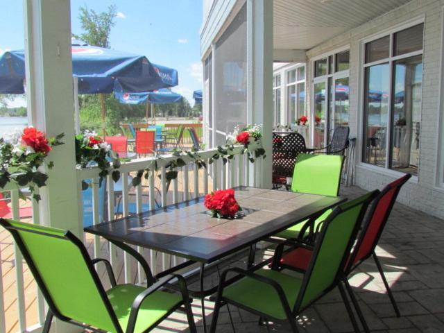 Lakeside Resort & Conference Center Хоутън Лейк Екстериор снимка